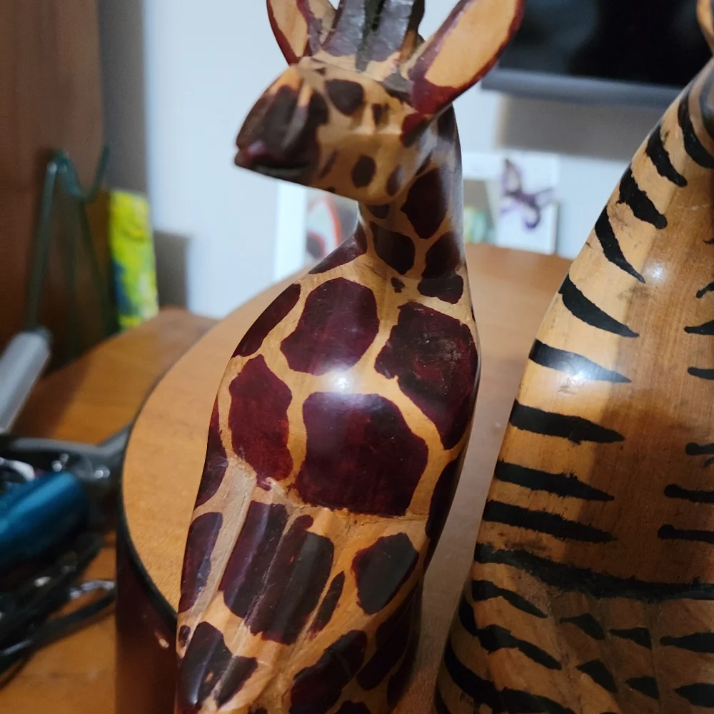 Vintage African wooden sitting animals. Set of 3 - Picture 5 of 10